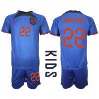 Camiseta Países Bajos Denzel Dumfries #22 Visitante Equipación para niños Mundial 2022 manga corta (+ pantalones cortos)